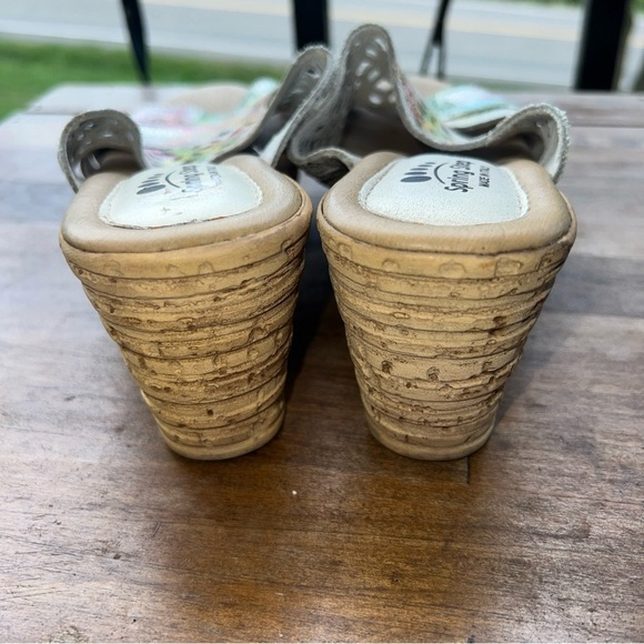 Spring Step Viniko Floral Cutout Wedge Slides Womens Sz 7M - Picture 4 of 11